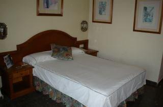 Tropicana Apartments ตอร์เรโมลิโนส ภายนอก รูปภาพ